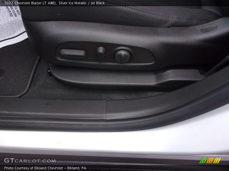 Silver Ice Metallic / Jet Black 2022 Chevrolet Blazer LT AWD