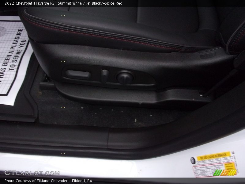 Summit White / Jet Black/­Spice Red 2022 Chevrolet Traverse RS