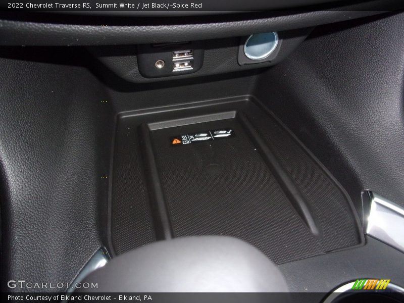 Summit White / Jet Black/­Spice Red 2022 Chevrolet Traverse RS