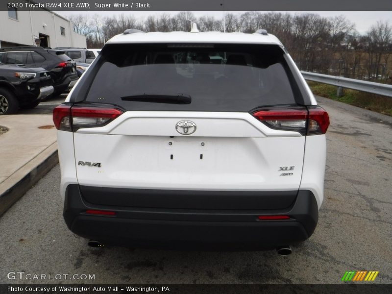 Super White / Black 2020 Toyota RAV4 XLE AWD