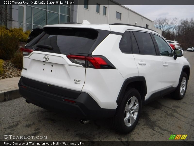 Super White / Black 2020 Toyota RAV4 XLE AWD