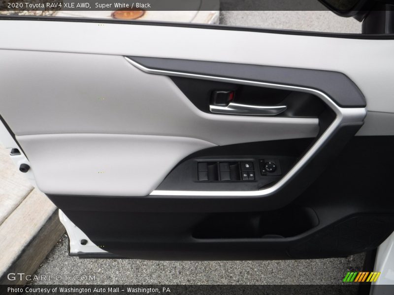 Super White / Black 2020 Toyota RAV4 XLE AWD