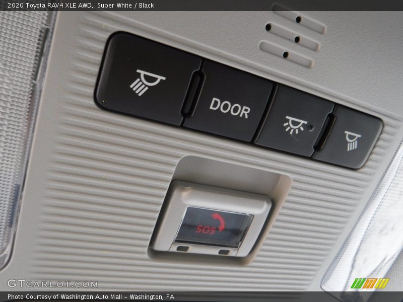 Super White / Black 2020 Toyota RAV4 XLE AWD