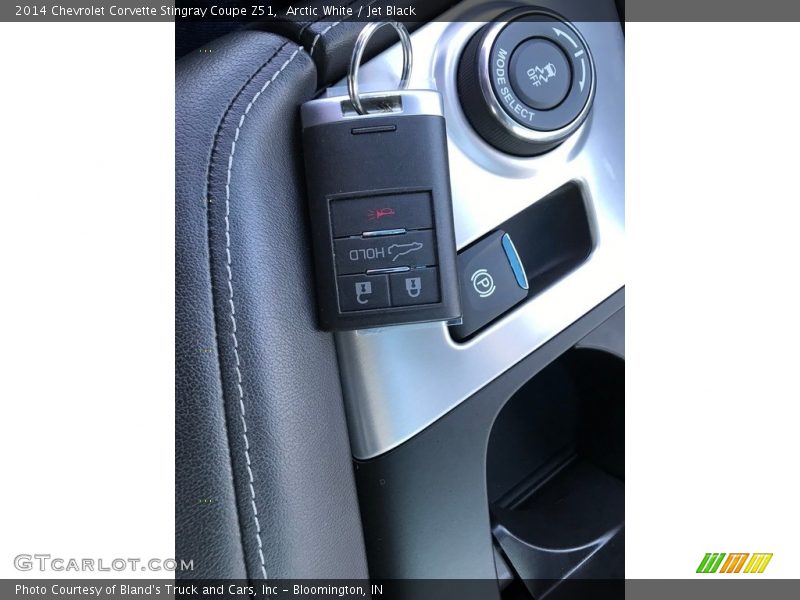 Arctic White / Jet Black 2014 Chevrolet Corvette Stingray Coupe Z51