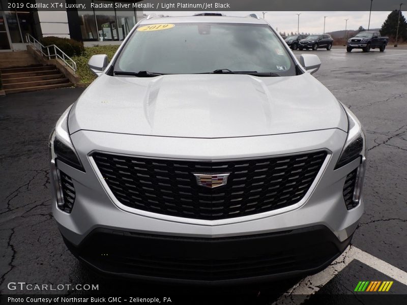 Radiant Silver Metallic / Light Platinum/Jet Black 2019 Cadillac XT4 Luxury