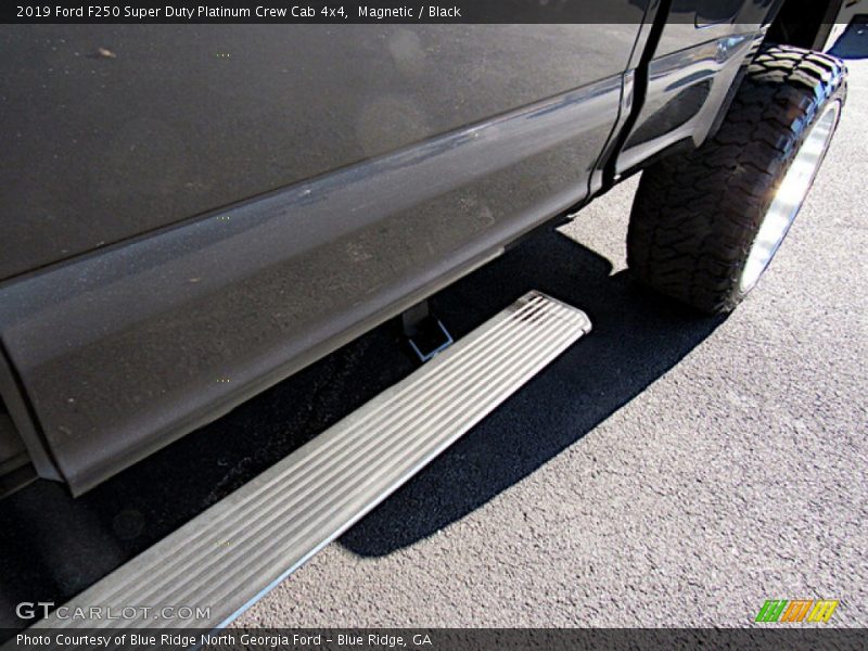 Magnetic / Black 2019 Ford F250 Super Duty Platinum Crew Cab 4x4