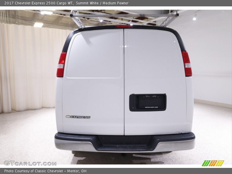 Summit White / Medium Pewter 2017 Chevrolet Express 2500 Cargo WT