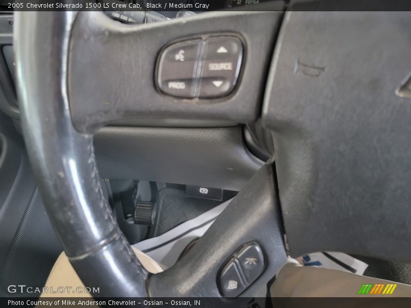 Black / Medium Gray 2005 Chevrolet Silverado 1500 LS Crew Cab