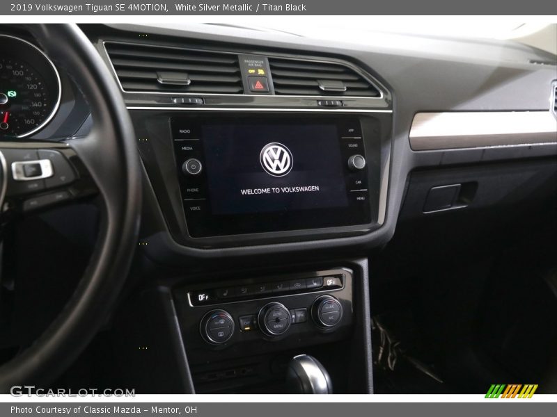 White Silver Metallic / Titan Black 2019 Volkswagen Tiguan SE 4MOTION