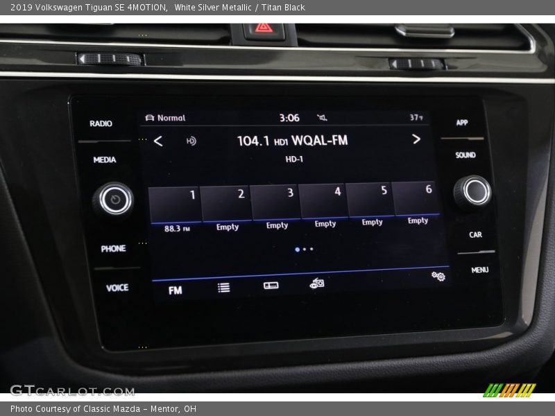 White Silver Metallic / Titan Black 2019 Volkswagen Tiguan SE 4MOTION