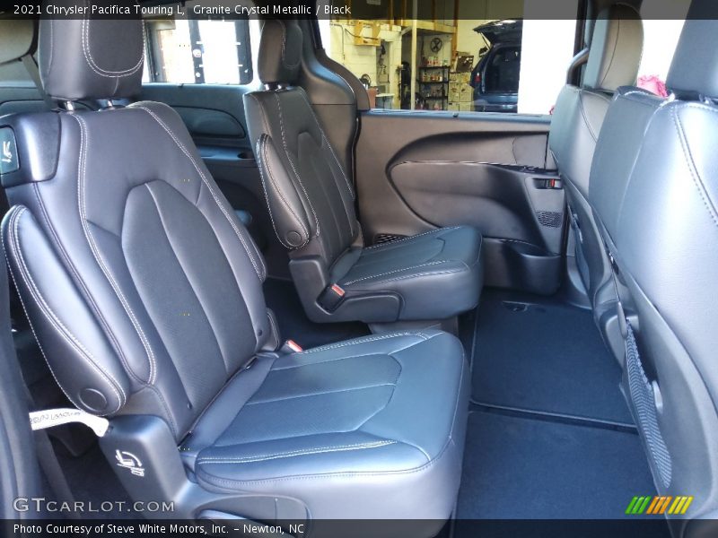 Granite Crystal Metallic / Black 2021 Chrysler Pacifica Touring L