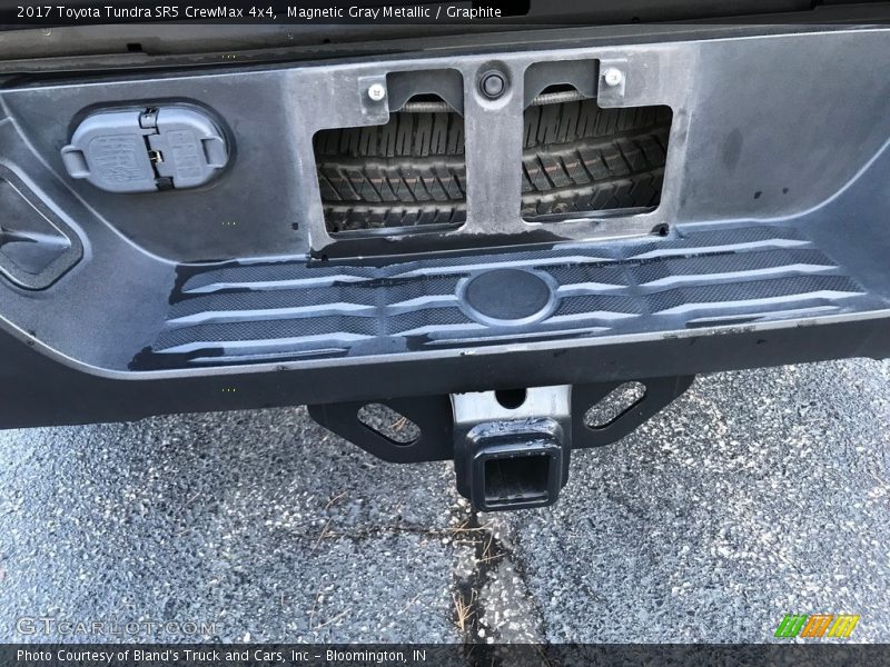Magnetic Gray Metallic / Graphite 2017 Toyota Tundra SR5 CrewMax 4x4