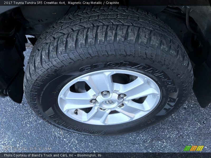 Magnetic Gray Metallic / Graphite 2017 Toyota Tundra SR5 CrewMax 4x4