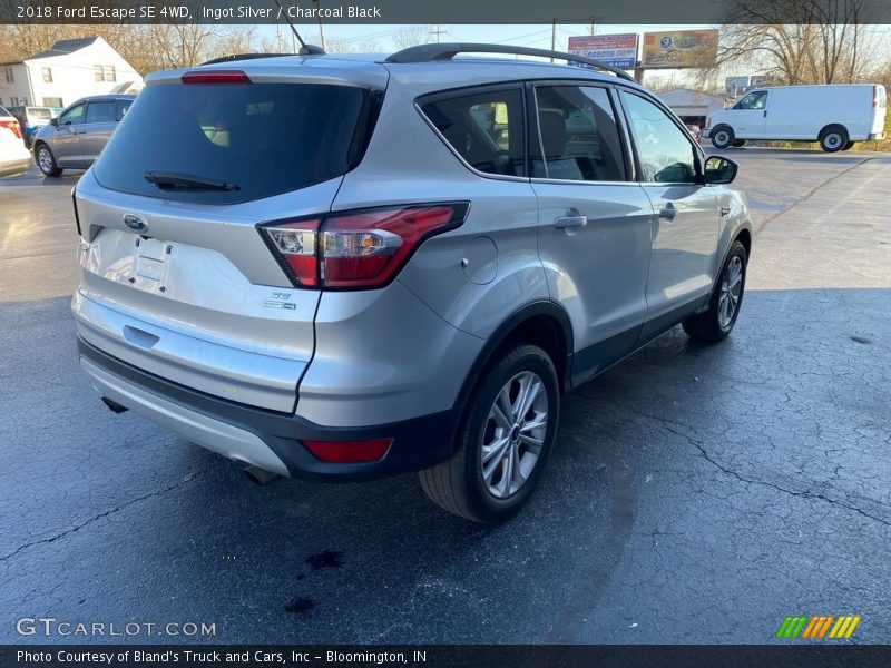 Ingot Silver / Charcoal Black 2018 Ford Escape SE 4WD