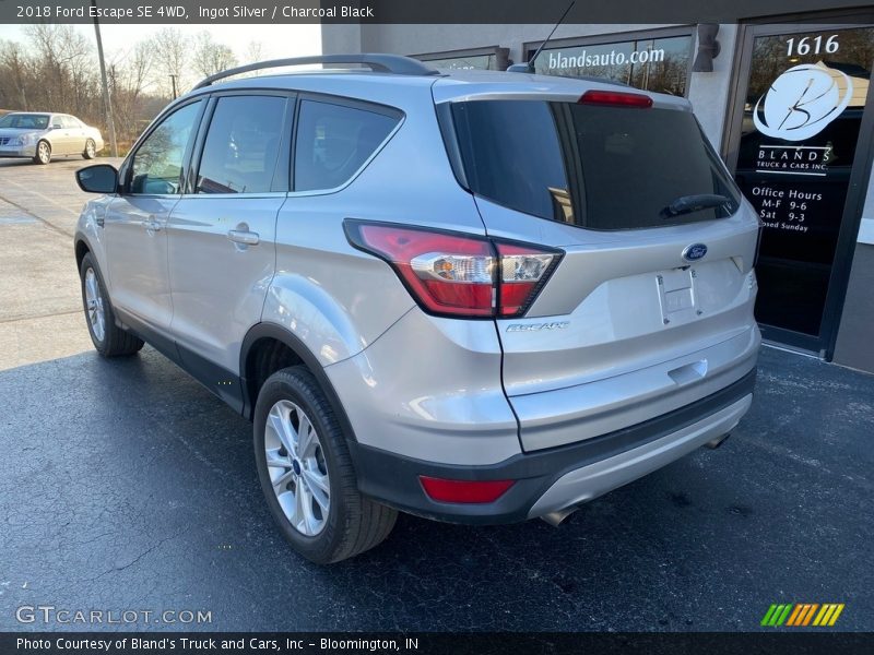 Ingot Silver / Charcoal Black 2018 Ford Escape SE 4WD