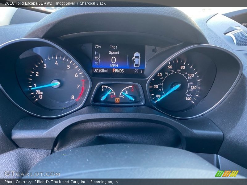 Ingot Silver / Charcoal Black 2018 Ford Escape SE 4WD