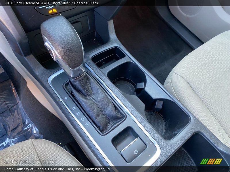 Ingot Silver / Charcoal Black 2018 Ford Escape SE 4WD