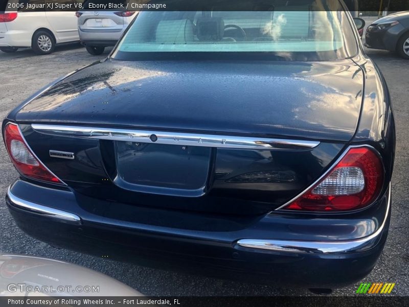 Ebony Black / Champagne 2006 Jaguar XJ Super V8