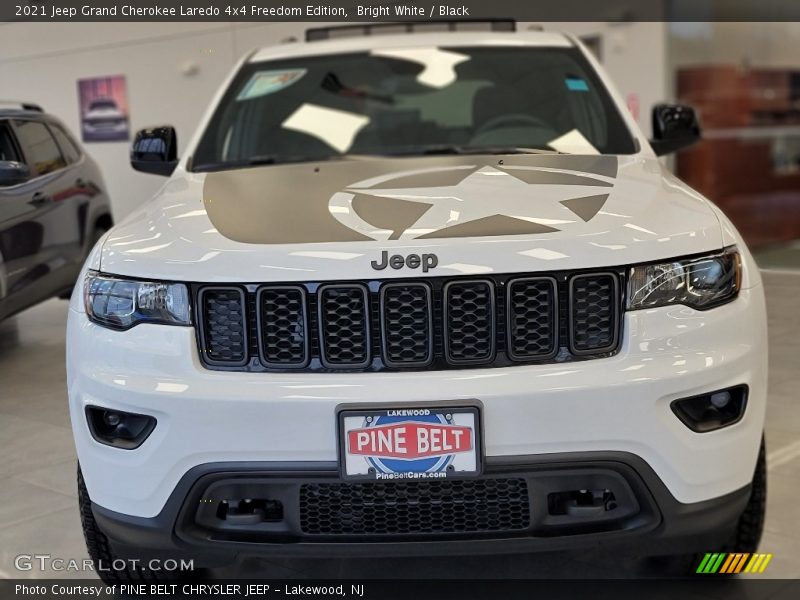 Bright White / Black 2021 Jeep Grand Cherokee Laredo 4x4 Freedom Edition