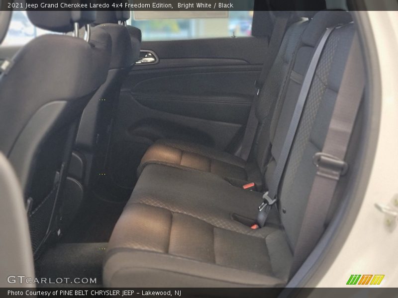 Bright White / Black 2021 Jeep Grand Cherokee Laredo 4x4 Freedom Edition