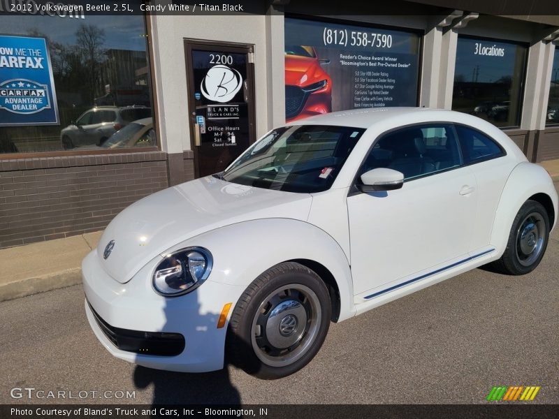 Candy White / Titan Black 2012 Volkswagen Beetle 2.5L