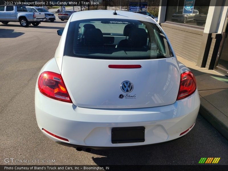 Candy White / Titan Black 2012 Volkswagen Beetle 2.5L