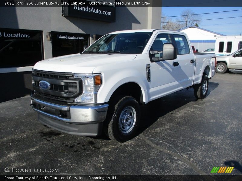 Oxford White / Medium Earth Gray 2021 Ford F250 Super Duty XL Crew Cab 4x4
