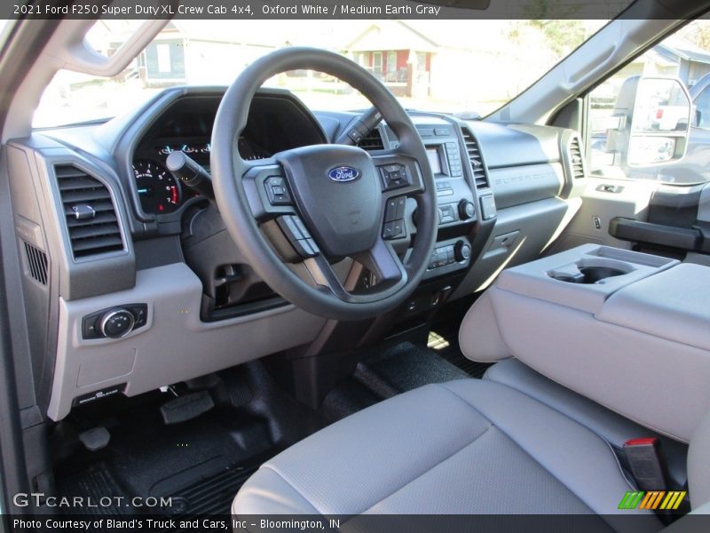 Oxford White / Medium Earth Gray 2021 Ford F250 Super Duty XL Crew Cab 4x4