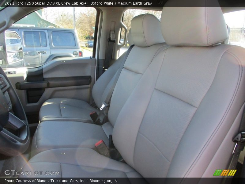 Oxford White / Medium Earth Gray 2021 Ford F250 Super Duty XL Crew Cab 4x4