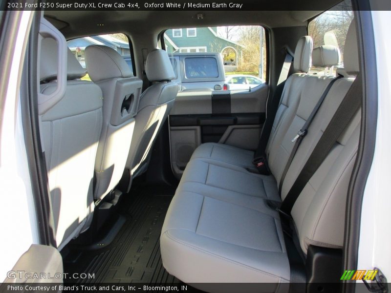 Oxford White / Medium Earth Gray 2021 Ford F250 Super Duty XL Crew Cab 4x4