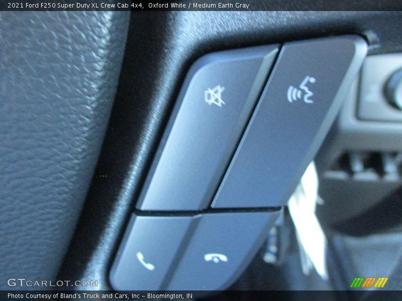 Oxford White / Medium Earth Gray 2021 Ford F250 Super Duty XL Crew Cab 4x4