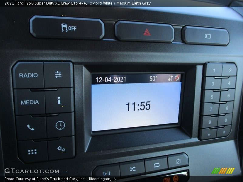 Oxford White / Medium Earth Gray 2021 Ford F250 Super Duty XL Crew Cab 4x4
