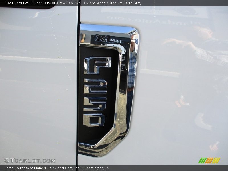 Oxford White / Medium Earth Gray 2021 Ford F250 Super Duty XL Crew Cab 4x4