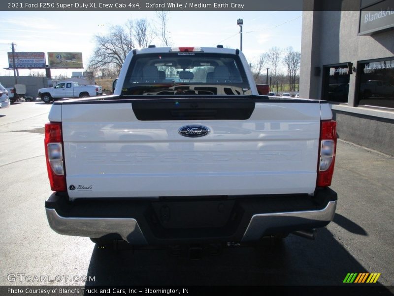 Oxford White / Medium Earth Gray 2021 Ford F250 Super Duty XL Crew Cab 4x4