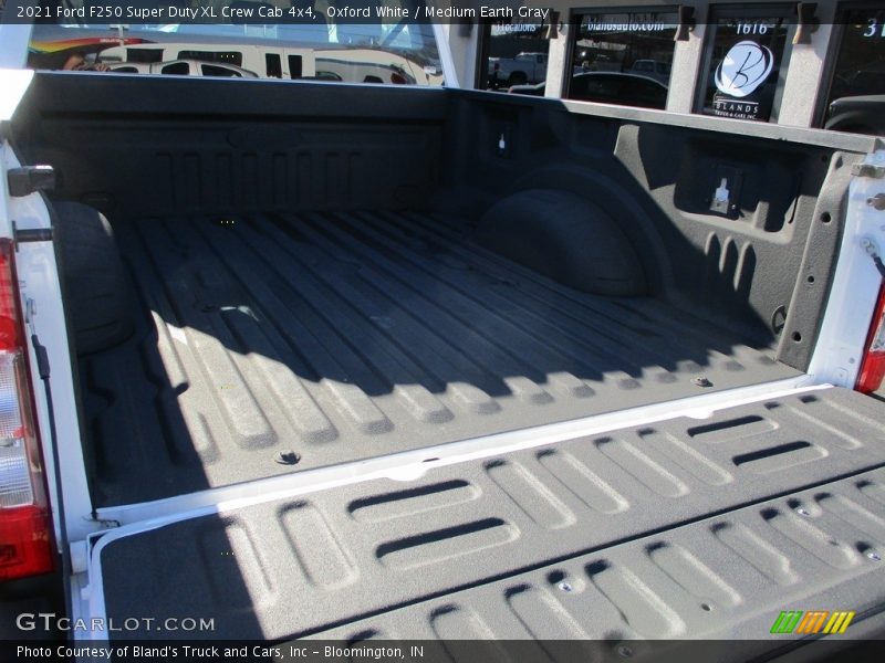 Oxford White / Medium Earth Gray 2021 Ford F250 Super Duty XL Crew Cab 4x4