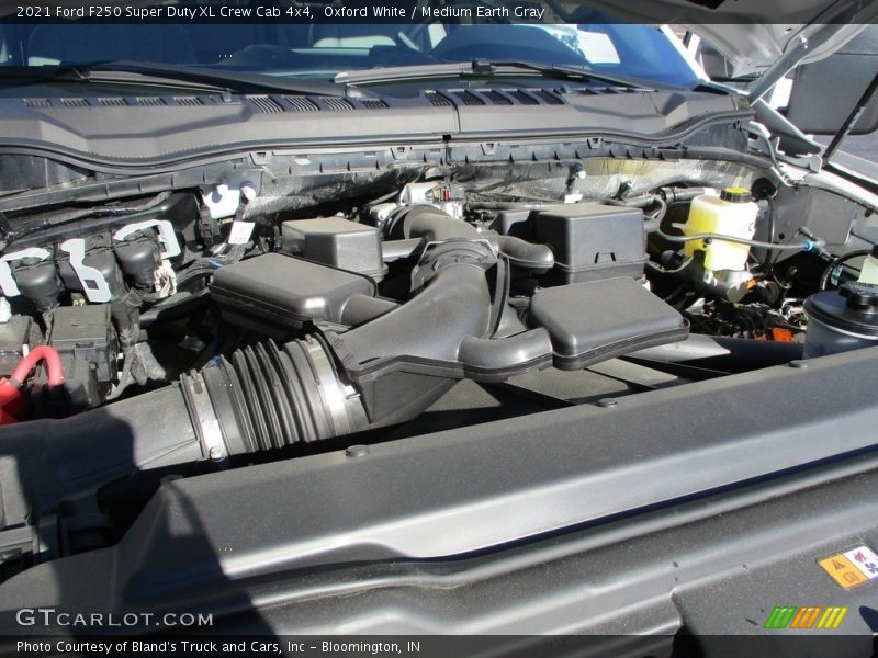 Oxford White / Medium Earth Gray 2021 Ford F250 Super Duty XL Crew Cab 4x4
