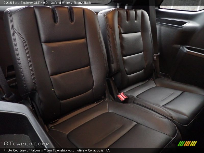 Oxford White / Ebony Black 2018 Ford Explorer XLT 4WD