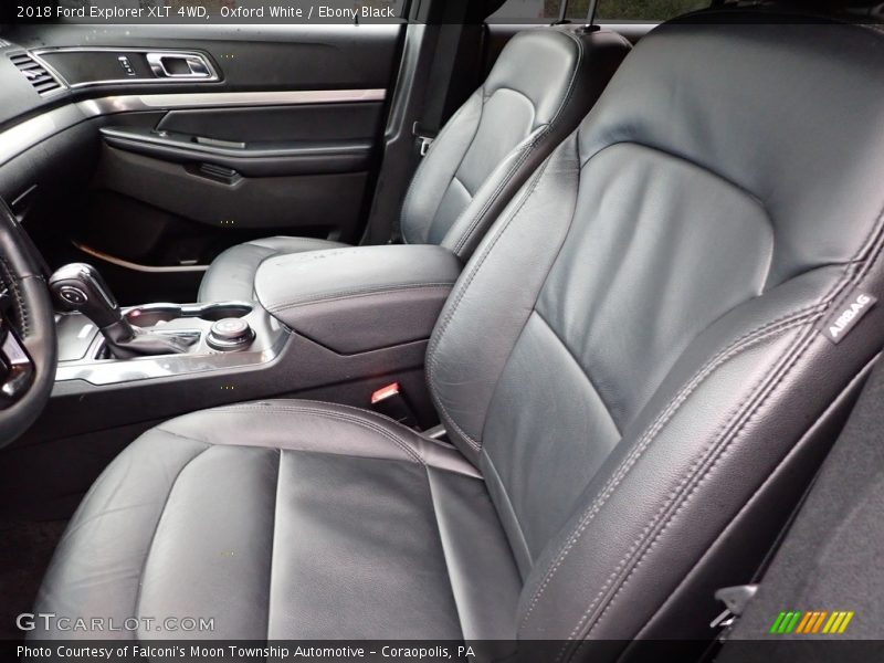 Oxford White / Ebony Black 2018 Ford Explorer XLT 4WD