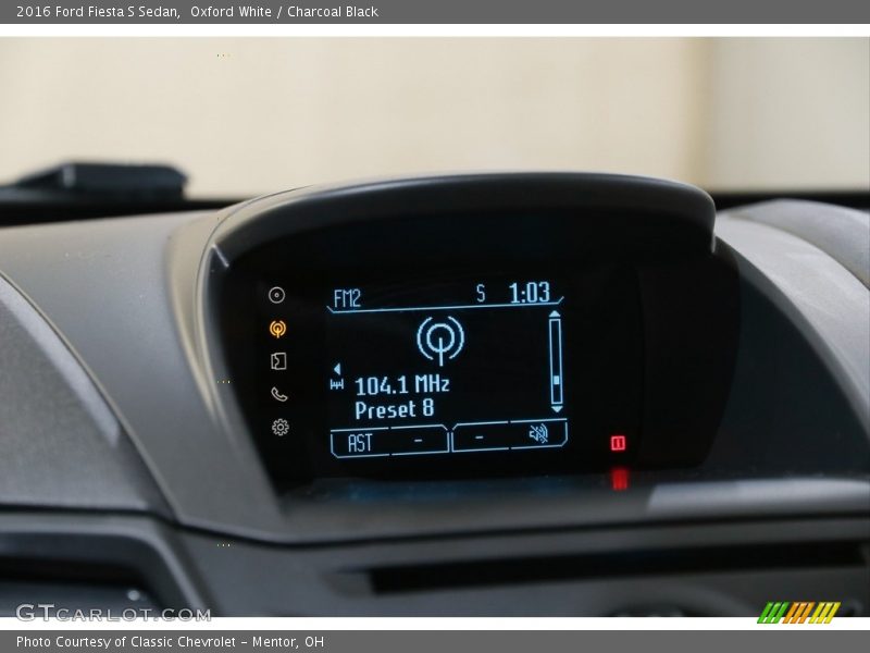 Oxford White / Charcoal Black 2016 Ford Fiesta S Sedan