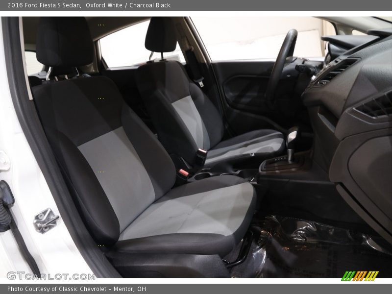 Oxford White / Charcoal Black 2016 Ford Fiesta S Sedan