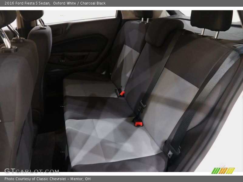 Oxford White / Charcoal Black 2016 Ford Fiesta S Sedan