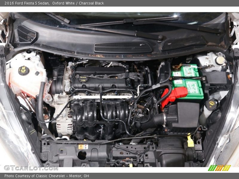 Oxford White / Charcoal Black 2016 Ford Fiesta S Sedan