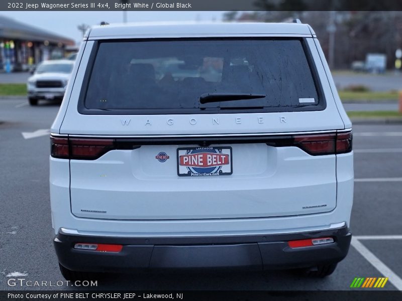 Bright White / Global Black 2022 Jeep Wagoneer Series III 4x4