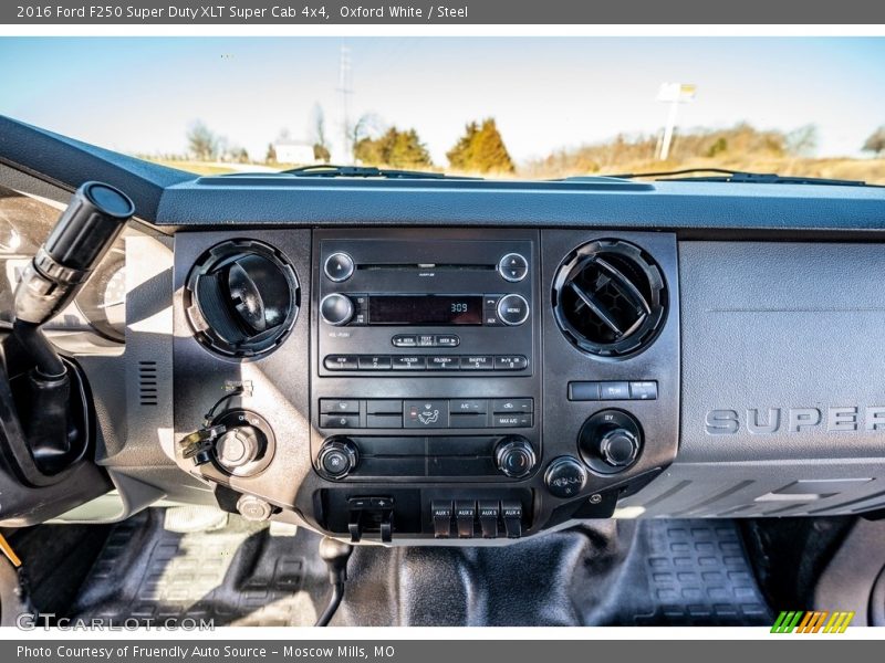 Oxford White / Steel 2016 Ford F250 Super Duty XLT Super Cab 4x4