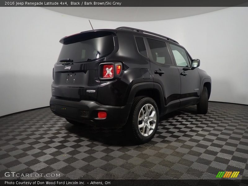 Black / Bark Brown/Ski Grey 2016 Jeep Renegade Latitude 4x4