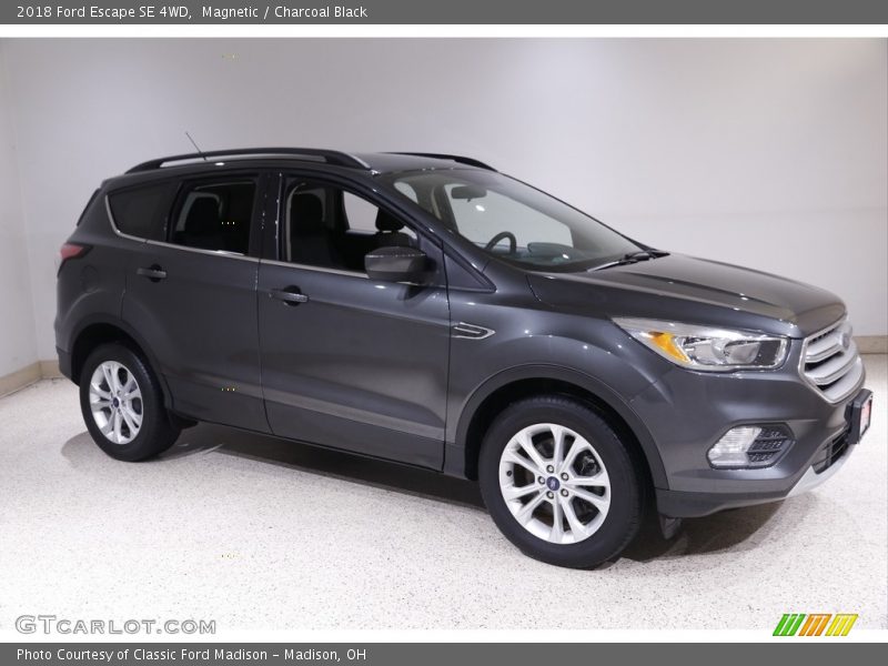 Magnetic / Charcoal Black 2018 Ford Escape SE 4WD