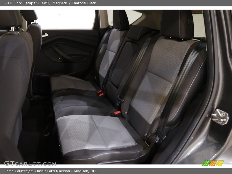 Magnetic / Charcoal Black 2018 Ford Escape SE 4WD