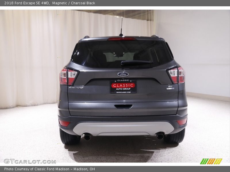 Magnetic / Charcoal Black 2018 Ford Escape SE 4WD