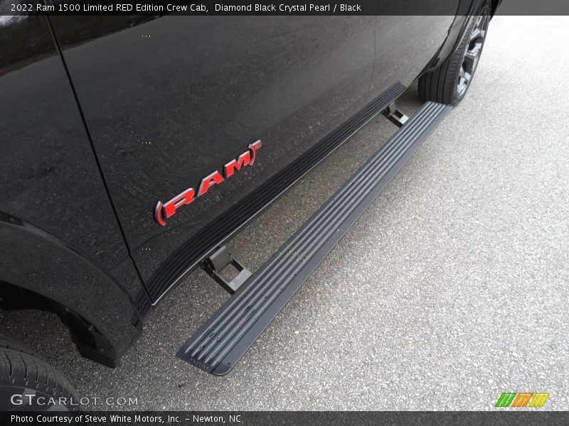 Diamond Black Crystal Pearl / Black 2022 Ram 1500 Limited RED Edition Crew Cab