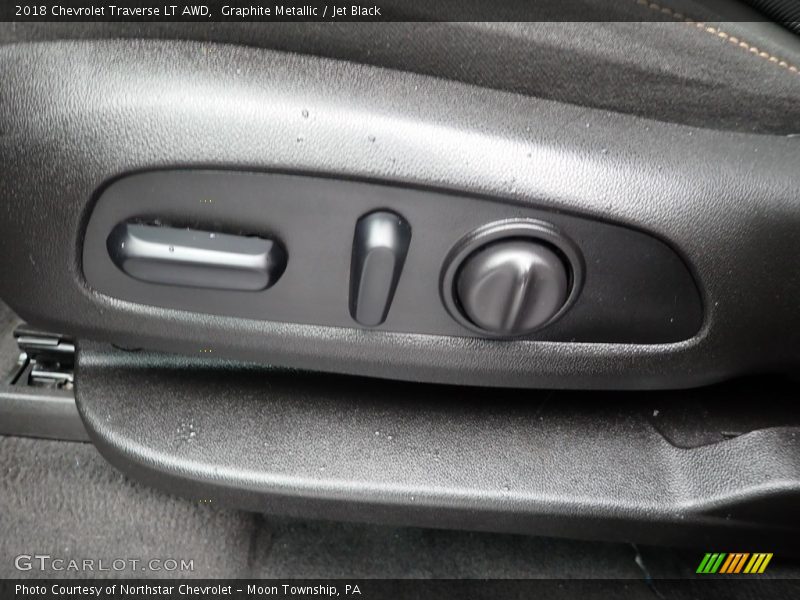 Graphite Metallic / Jet Black 2018 Chevrolet Traverse LT AWD